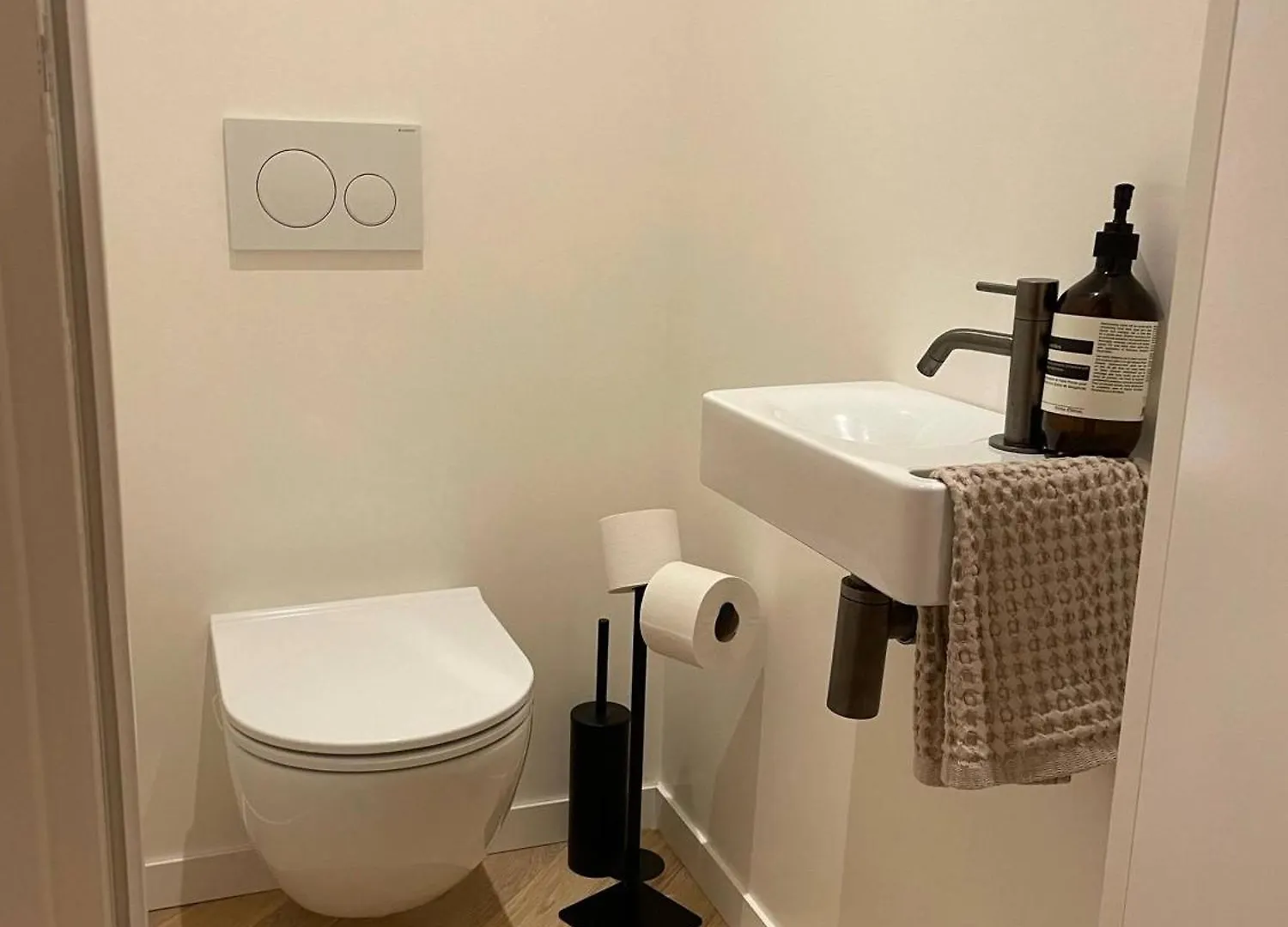 Marais - Fancy One-Bedroom Decorated With Taste París 0*,  Francia