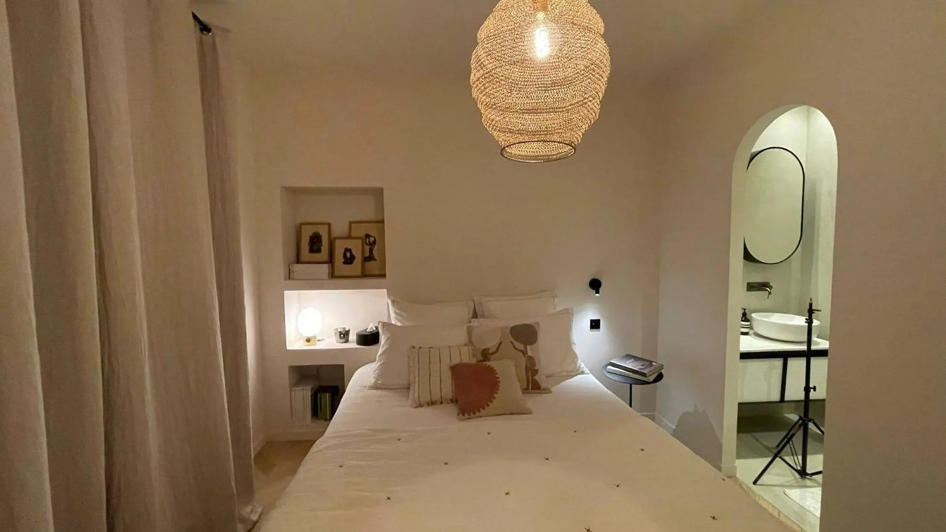 Marais - Fancy One-Bedroom Decorated With Taste Paryż 0*,  Francja